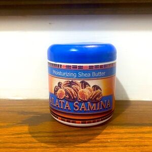 Moisturizing Shea butter black soap